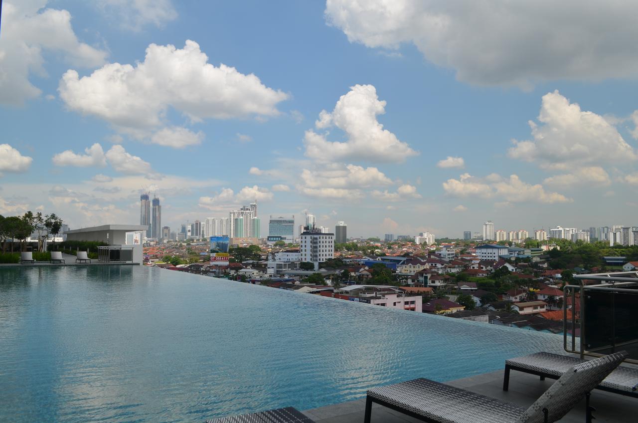 1 Tebrau Suites By Subhome Johor Bahru Buitenkant foto