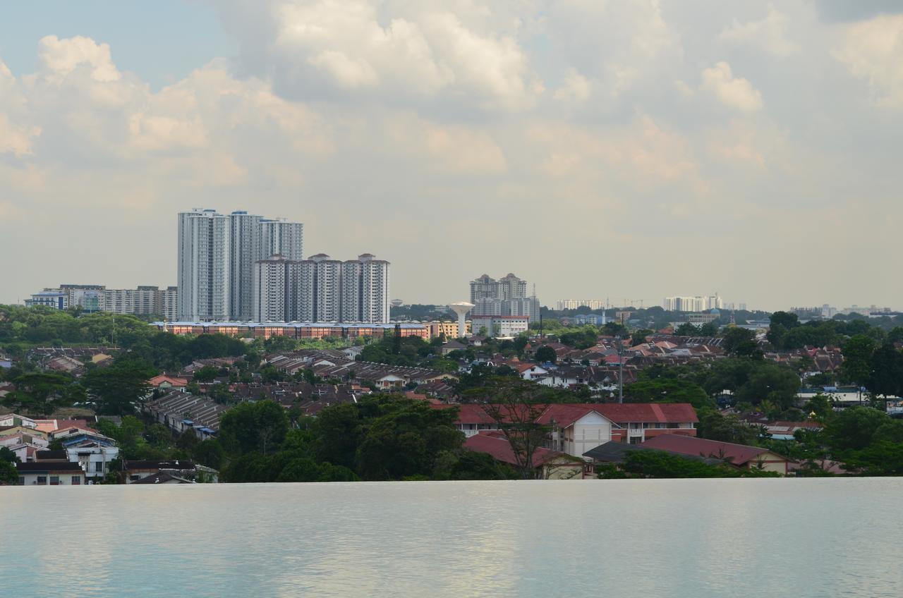1 Tebrau Suites By Subhome Johor Bahru Buitenkant foto