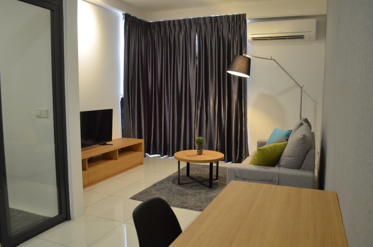 1 Tebrau Suites By Subhome Johor Bahru Buitenkant foto