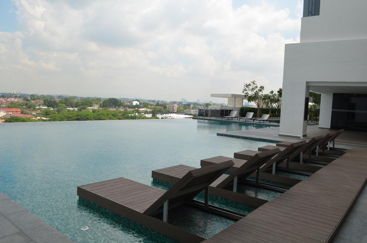 1 Tebrau Suites By Subhome Johor Bahru Buitenkant foto