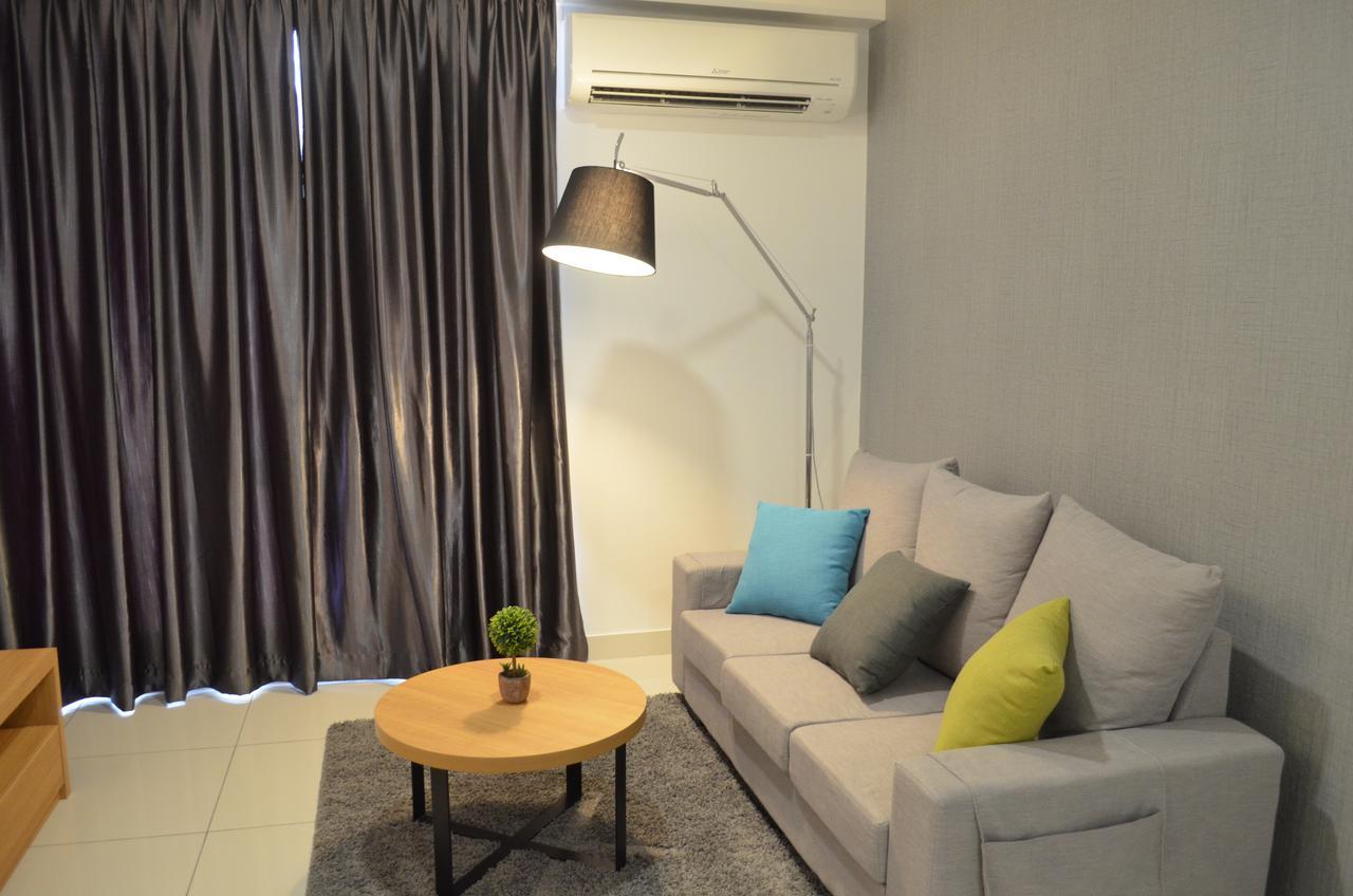 1 Tebrau Suites By Subhome Johor Bahru Buitenkant foto