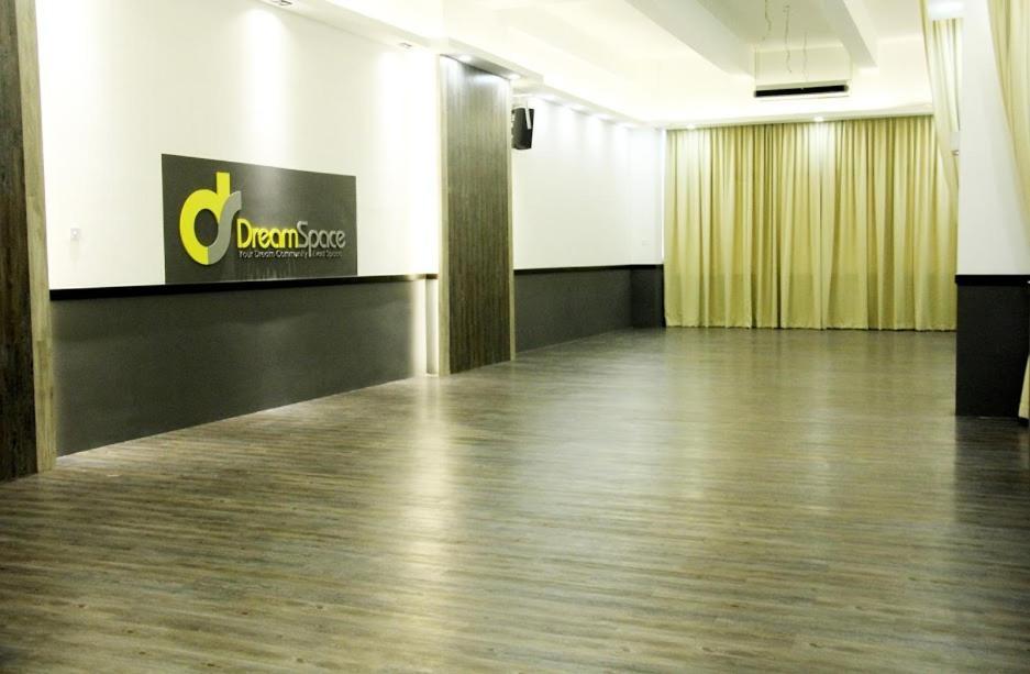 1 Tebrau Suites By Subhome Johor Bahru Buitenkant foto