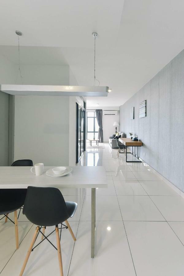 1 Tebrau Suites By Subhome Johor Bahru Buitenkant foto