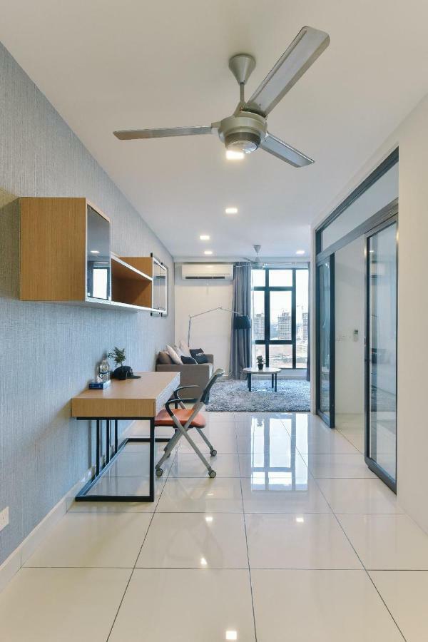1 Tebrau Suites By Subhome Johor Bahru Buitenkant foto