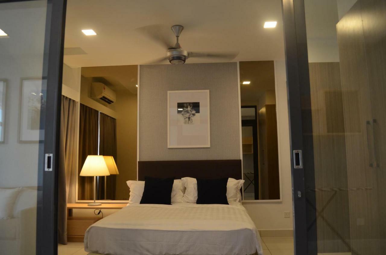 1 Tebrau Suites By Subhome Johor Bahru Buitenkant foto